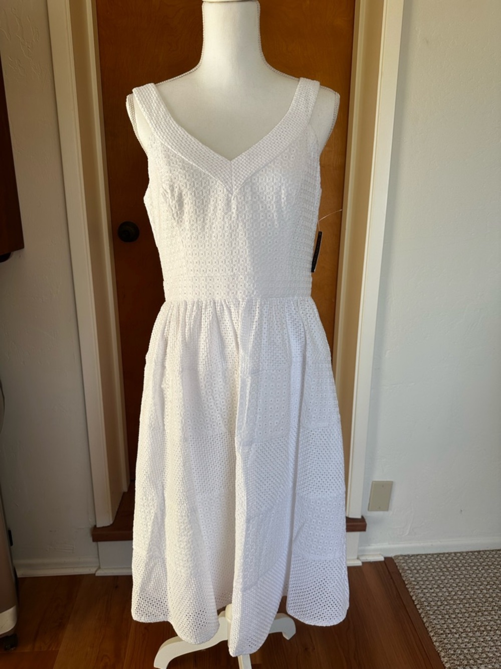 NWT Donna Morgan White Eyelet V‑Neck Midi Dress